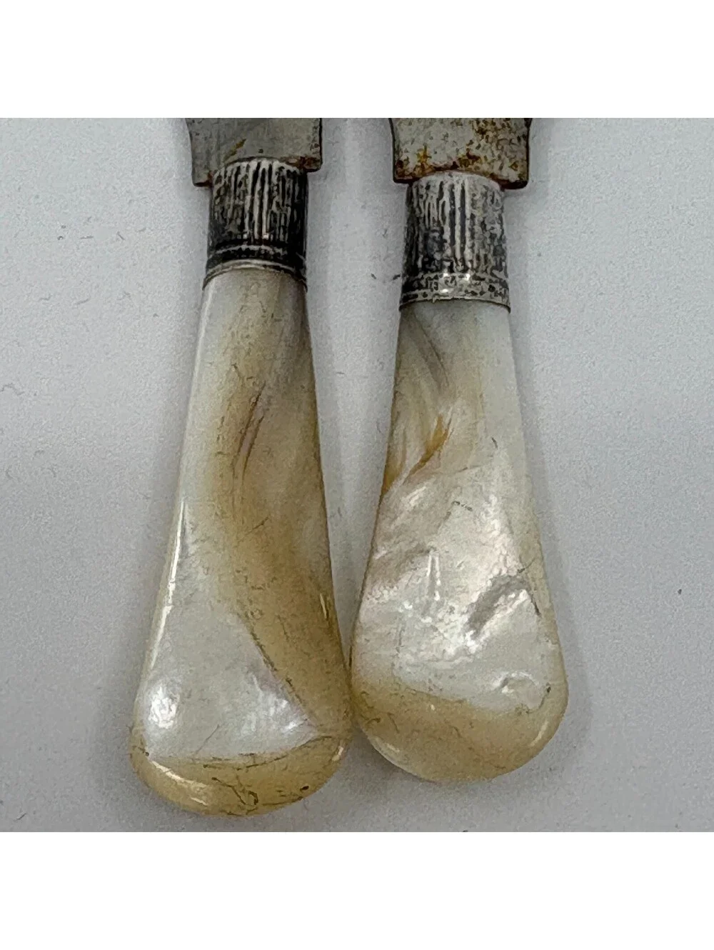 Vintage Mother Of Pearl Style Handle Butter Knives Lot Of 2 Curved Spreaders